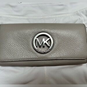 Michael Kors Fulton gray wallet